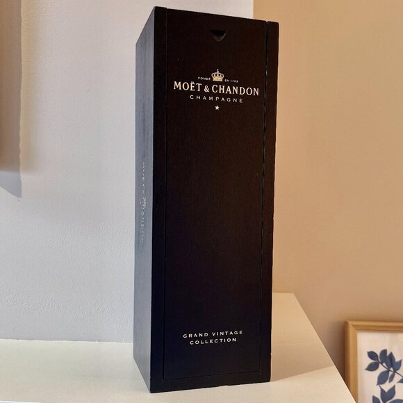 Moet & Chandon Champagne Wine Box - Picture 1 of 10